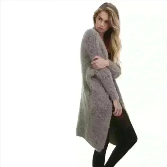 Tea and Cup Rose Faux Fur Pocket Cardigan - Picture 2 of 3